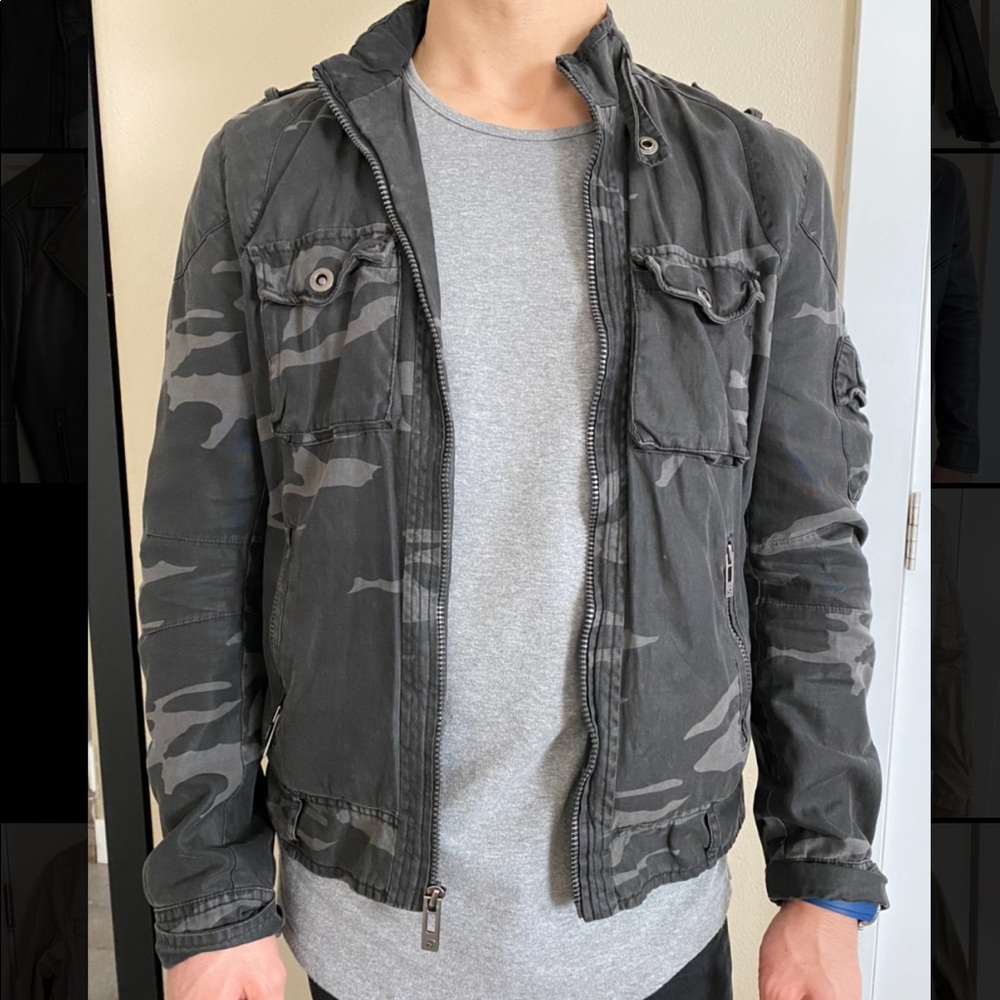 Rogue State Distressed Moto Camo Jacket (M)